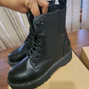 Steve madden Betsiee flatform combats boots Eur 39/ US 8.5 black